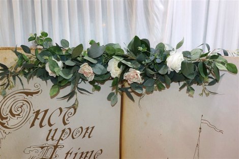 Rose & Greenery Garland for Easel - Minnie