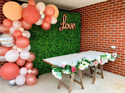 Rustic Sweetheart Table with Flowers