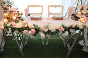 Rustic Sweetheart Table with Flowers