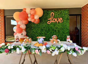 Rustic Sweetheart Table with Flowers