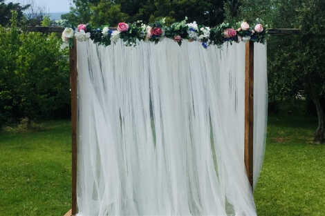 Ladder Arbour w/ Chiffon Curtains 