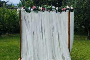 Ladder Arbour w/ Chiffon Curtains 