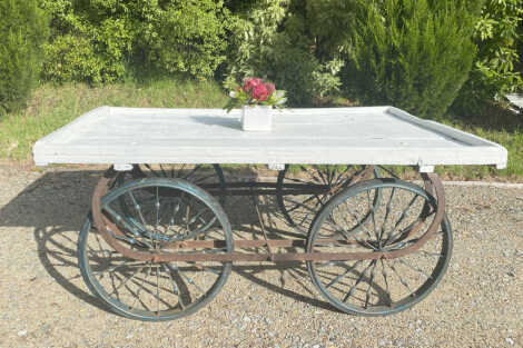 White Vintage Market Cart