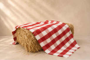 Chequered Rug for Hay Bales