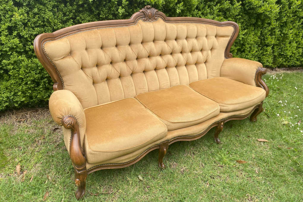 Vintage Couch Hire (honey) Wedding & Events Melbourne Country Charm