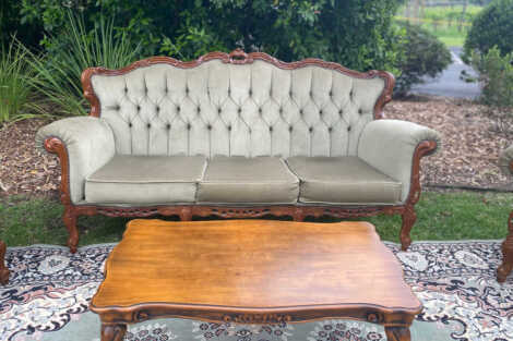 Vintage Couch - Olive