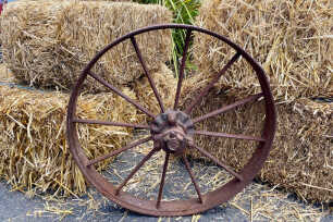 Vintage Wagon Wheel - Metal