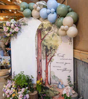 Peter Rabbit Arch Backdrop (S)